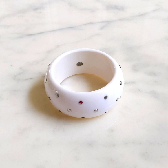 Vintage Les Bernard 1.5" Wide White with Silver Metal Polka Dots Bangle Bracelet - Picture 1 of 4
